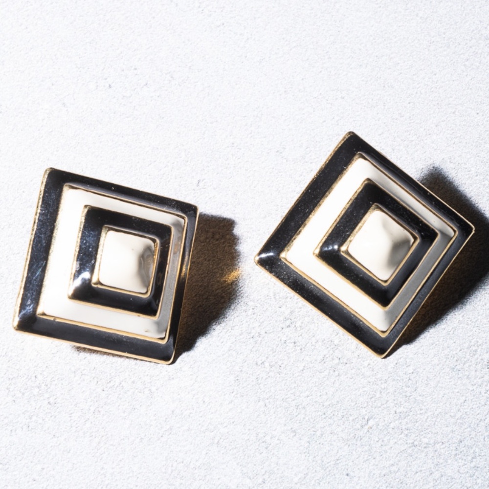 Geometric 80s VTG Ceramic Gold, Black and White Square Pyramid Clip On Earrings